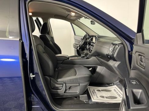 Used 2025 Nissan Pathfinder SV FWD image 41
