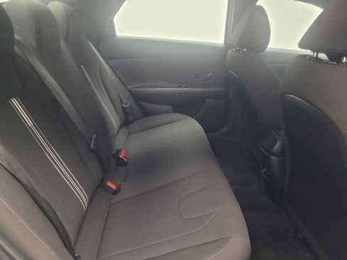 Used 2025 Hyundai Elantra Sport FWD image 19