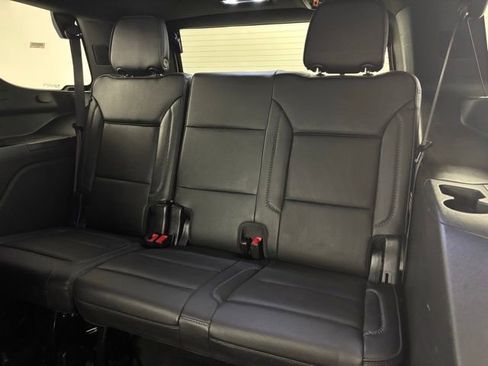 Used 2025 GMC Yukon Denali image 11