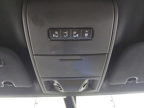 Used 2020 Dodge Grand Caravan GT FWD image 25