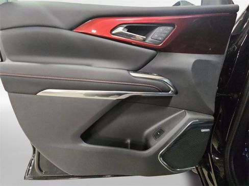 Certified 2024 Chevrolet Traverse RS w/ LPO, Floor Liner Package image 14