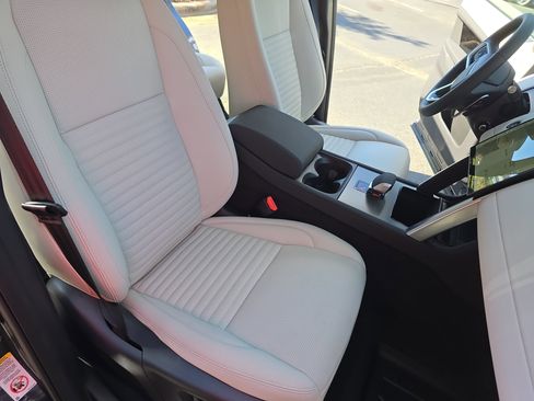 New 2025 Land Rover Discovery Sport S image 10