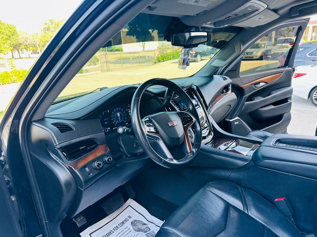 Used 2018 Cadillac Escalade 4WD image 14