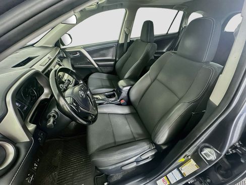 Used 2018 Toyota RAV4 XLE AWD/4WD image 13