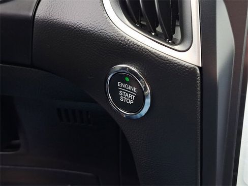 Certified 2024 Ford Edge SEL w/ Convenience Package image 16