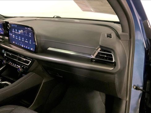 Used 2025 Chevrolet Traverse LT AWD/4WD image 16