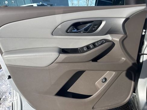 Used 2019 Chevrolet Traverse LT image 19
