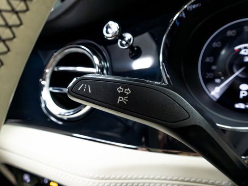 Used 2021 Bentley Bentayga V8 First Edition w/ First Edition Specification image 65