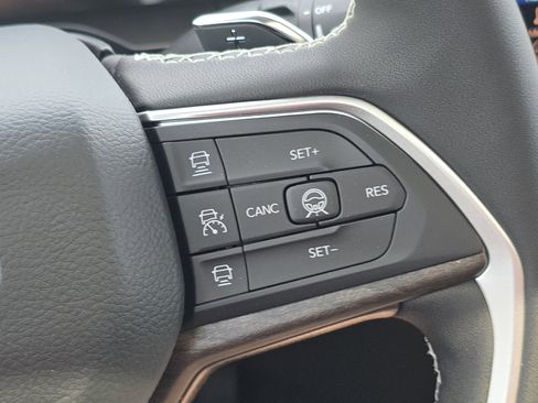 New 2026 Jeep Grand Cherokee L 4WD image 9