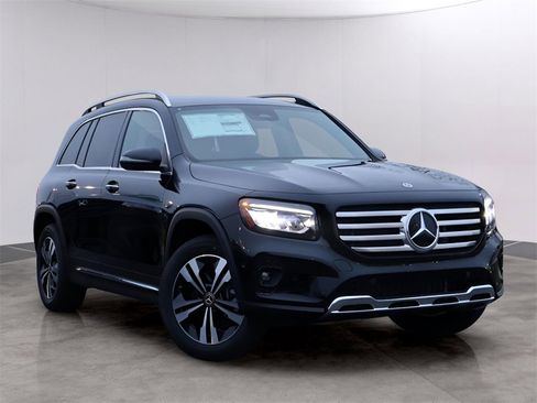 New 2025 Mercedes-Benz GLB 250 4MATIC image 1