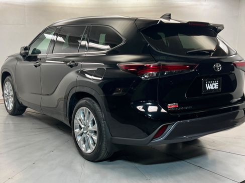 Used 2026 Toyota Highlander Limited AWD/4WD image 3