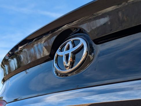 Used 2016 Toyota Camry SE image 26