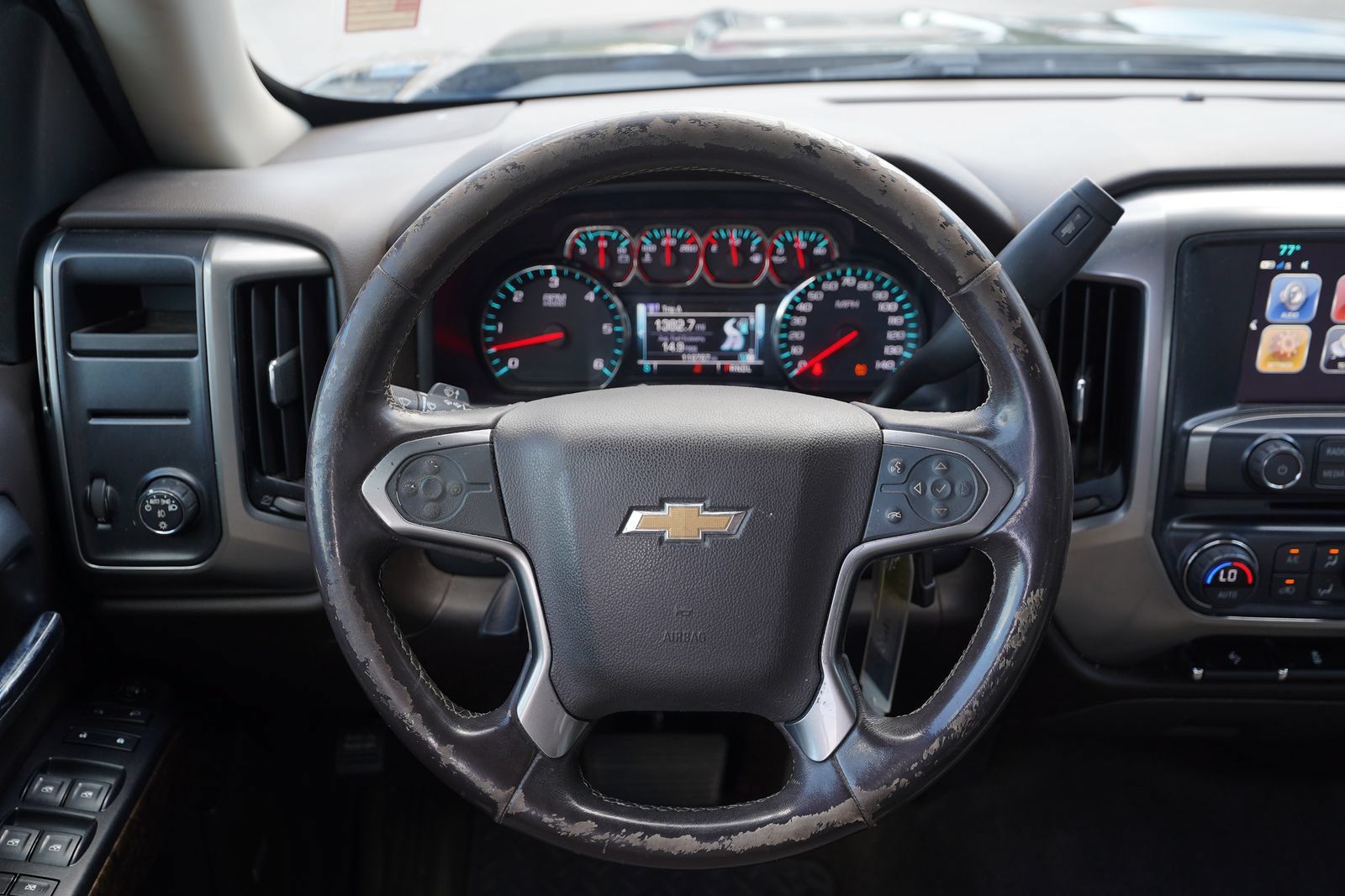 Used 2018 Chevrolet Silverado 1500 LT w/ Texas Edition RWD image 10