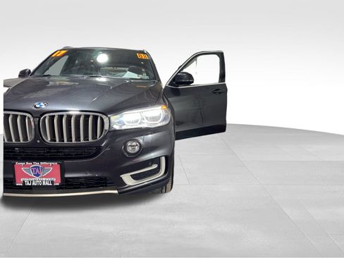 Used 2017 BMW X5 xDrive50i AWD/4WD image 26