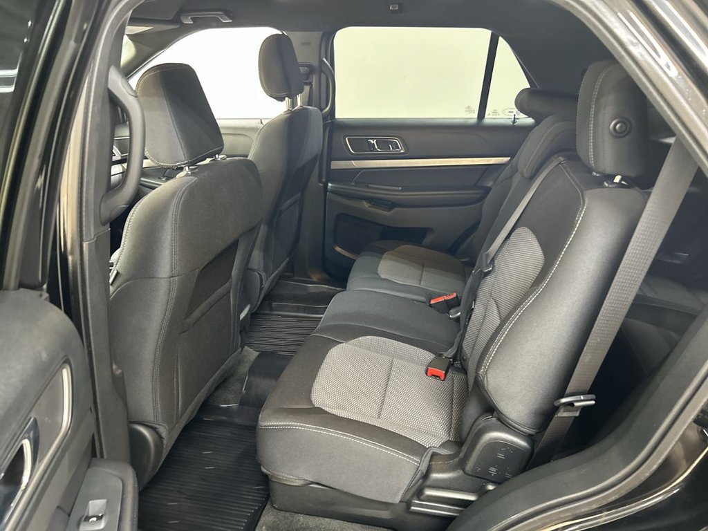 Used 2018 Ford Explorer XLT FWD image 19