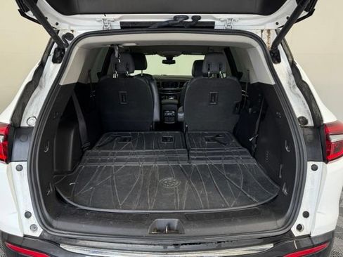 Used 2018 Buick Enclave Essence FWD image 17