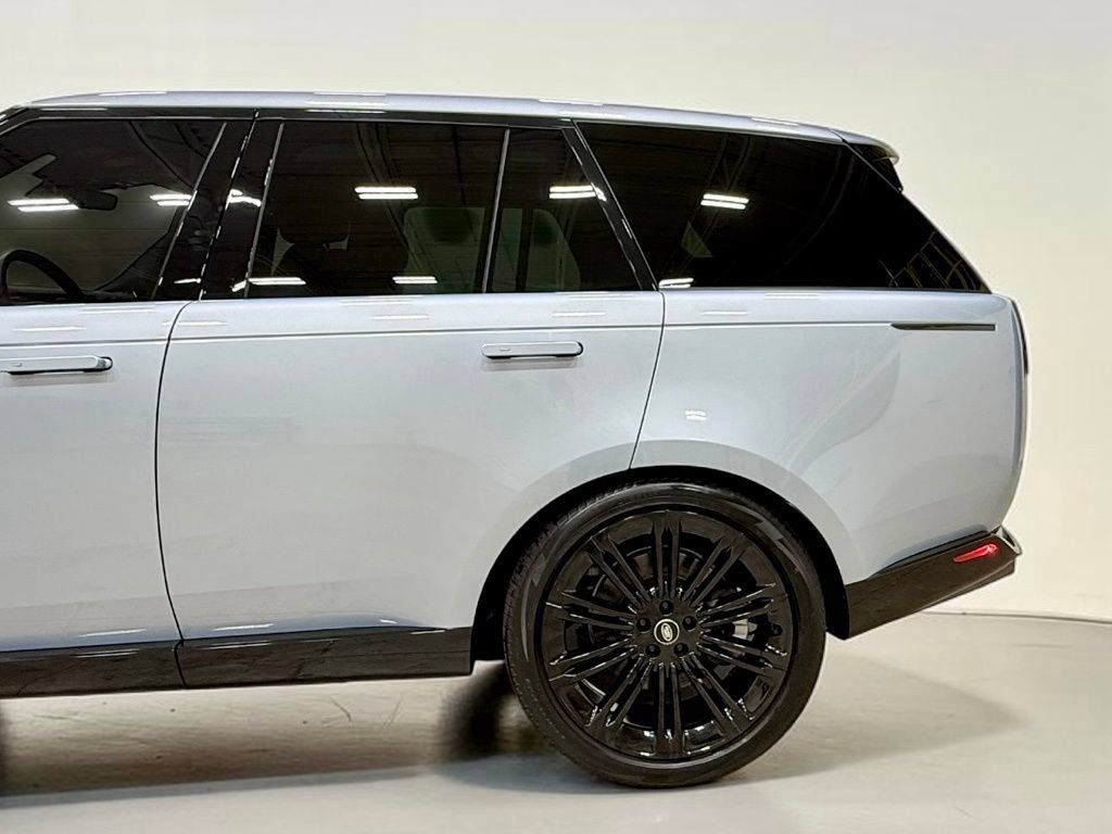 Used 2024 Land Rover Range Rover SE AWD/4WD image 21