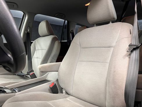 Used 2019 Honda Pilot LX image 3