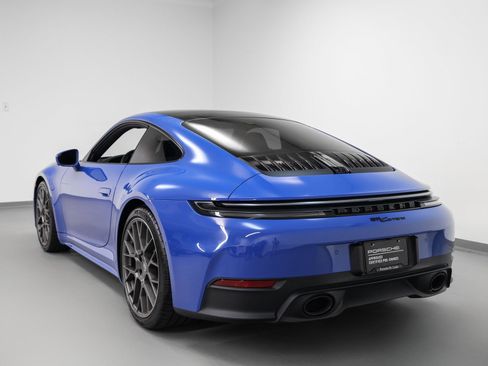 Used 2025 Porsche 911 Carrera w/ Premium Package image 3