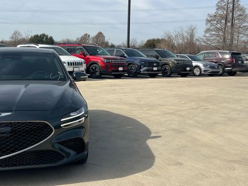 Used 2023 Genesis G70 3.3T w/ Sport Prestige Package image 3