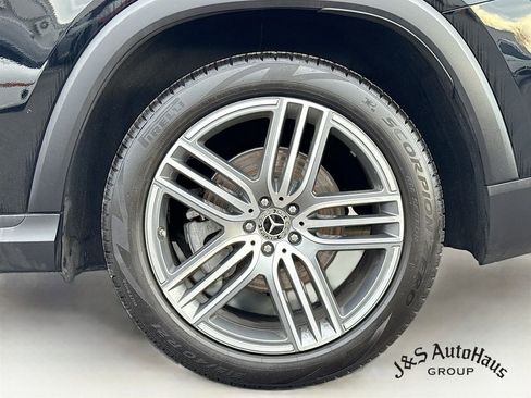 Used 2024 Mercedes-Benz GLS 450 4MATIC image 39