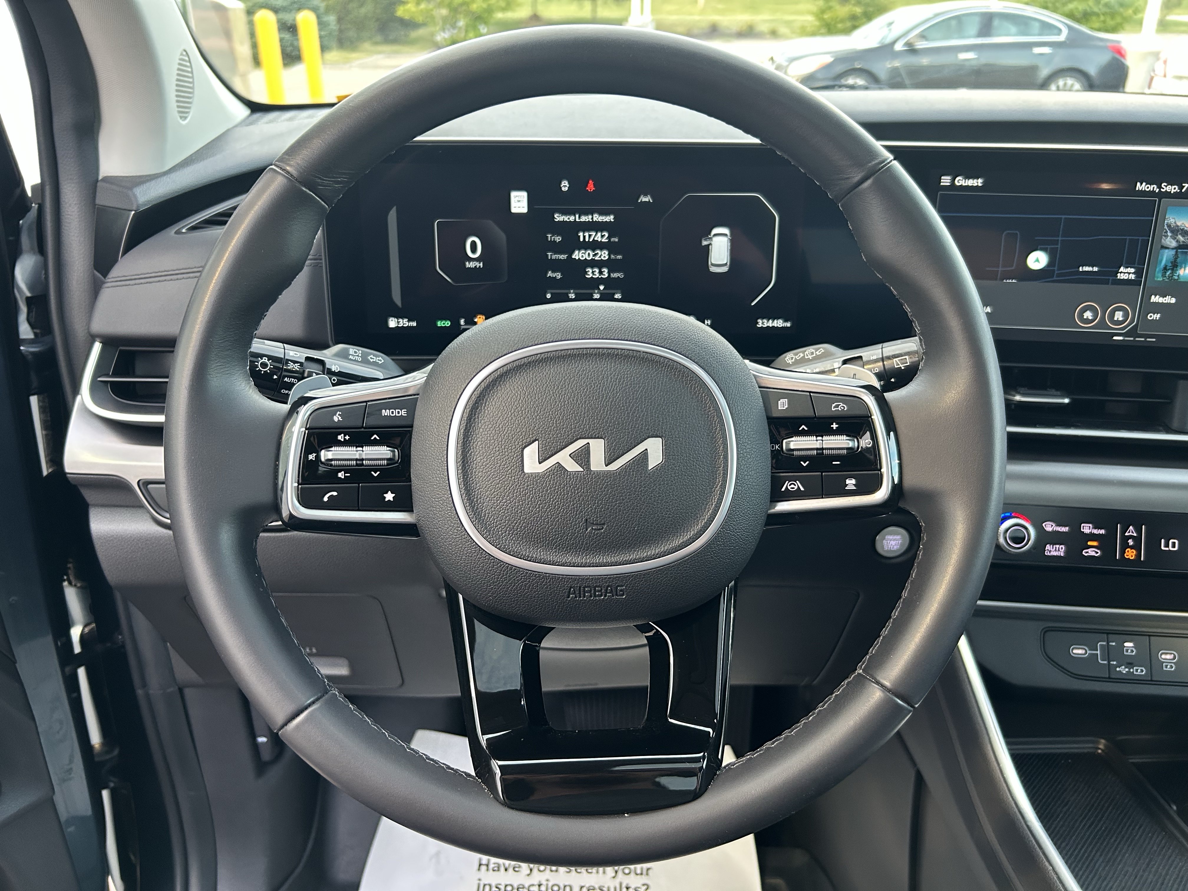 Used 2025 Kia Carnival SX w/ SX Dark Edition Package FWD image 27