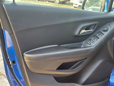 Used 2016 Chevrolet Trax LT w/ LT Convenience Package image 17