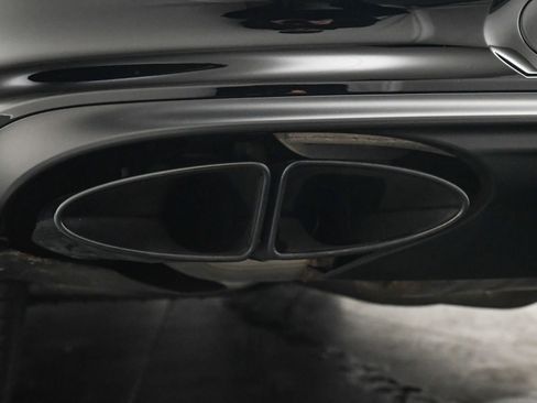 Certified 2022 Bentley Bentayga image 24