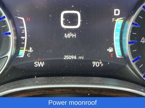 Used 2023 Chrysler Pacifica Limited w/ Trailer Tow Group AWD/4WD image 3