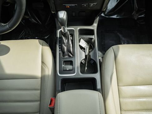 Used 2017 Ford Escape Titanium FWD image 26