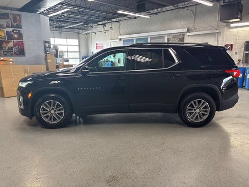 Used 2023 Chevrolet Traverse LT FWD image 4