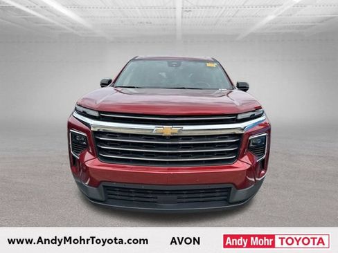 Used 2024 Chevrolet Traverse LT w/ Enhanced Driving Package FWD image 2