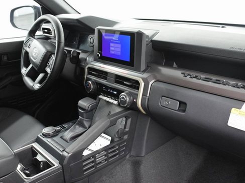 New 2025 Toyota Tacoma SR5 image 12