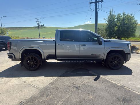 Used 2025 GMC Sierra 3500 AT4 w/ AT4 Premium Plus Package AWD/4WD image 4