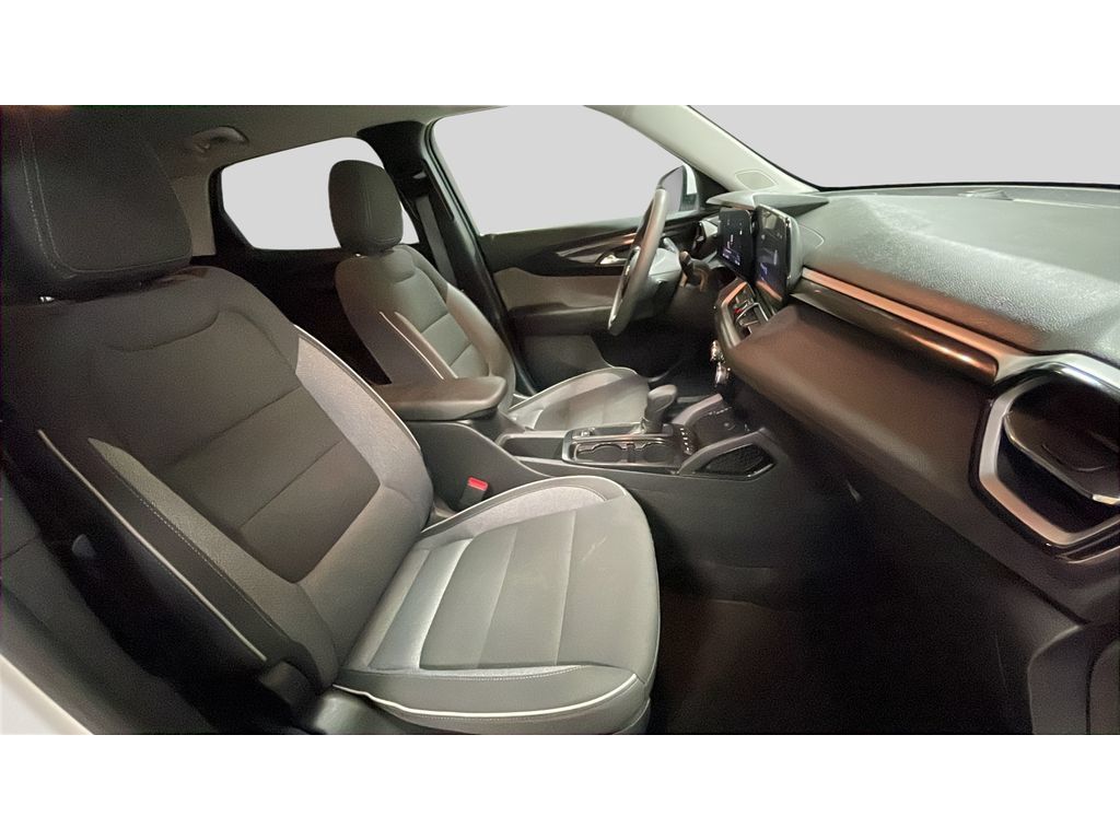 Used 2025 Chevrolet TrailBlazer LT AWD/4WD image 17