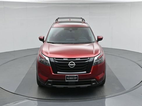 Used 2023 Nissan Pathfinder SV w/ SV Premium Package image 45