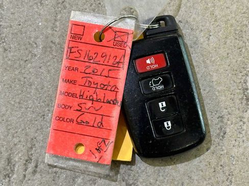 Used 2015 Toyota Highlander XLE image 36