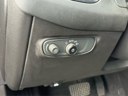 Used 2022 Chevrolet Equinox LT FWD image 14