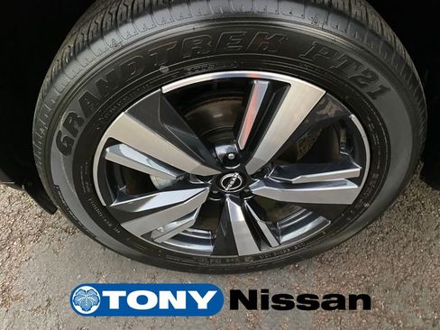 Used 2023 Nissan Rogue Platinum w/ Platinum Premium Package image 9