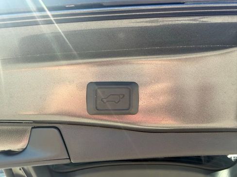 Used 2023 Toyota RAV4 XLE Premium image 14