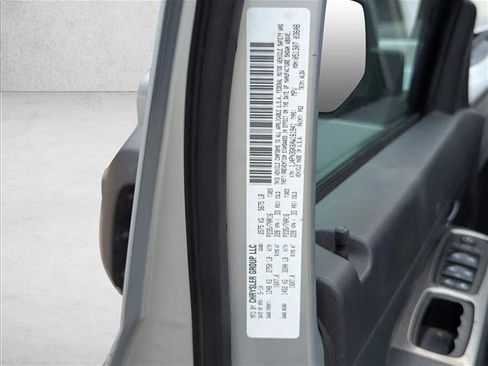 Used 2010 Jeep Liberty Renegade w/ Premium Group AWD/4WD image 15