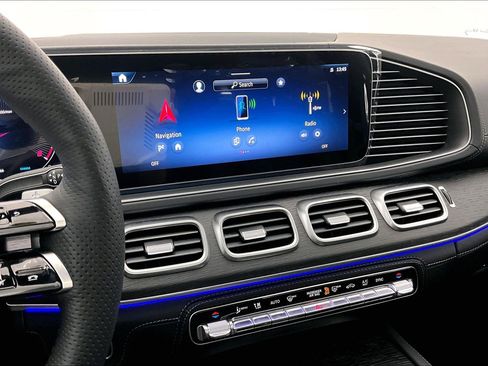 New 2026 Mercedes-Benz GLS 580 4MATIC image 7