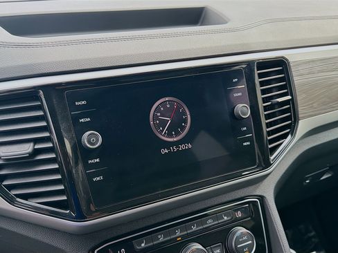 Used 2022 Volkswagen Atlas Cross Sport SE image 12