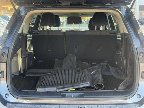 Used 2022 Toyota Highlander L image 31
