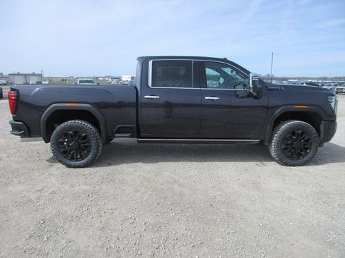 New 2026 GMC Sierra 2500 Denali Ultimate image 3
