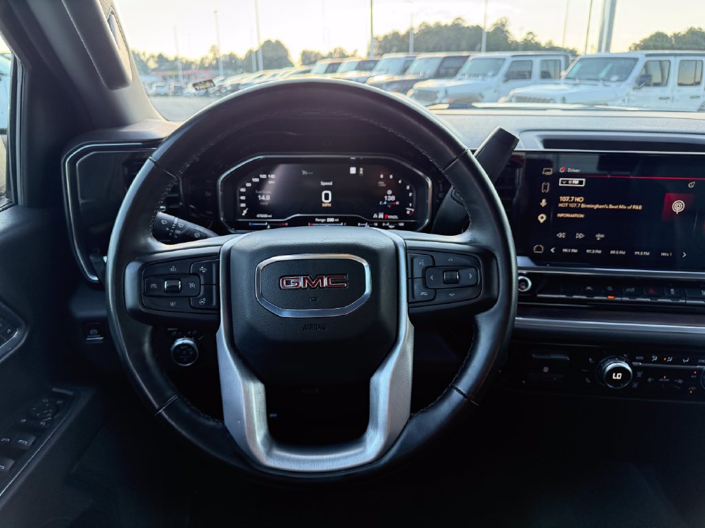 Used 2025 GMC Sierra 1500 SLT AWD/4WD image 9