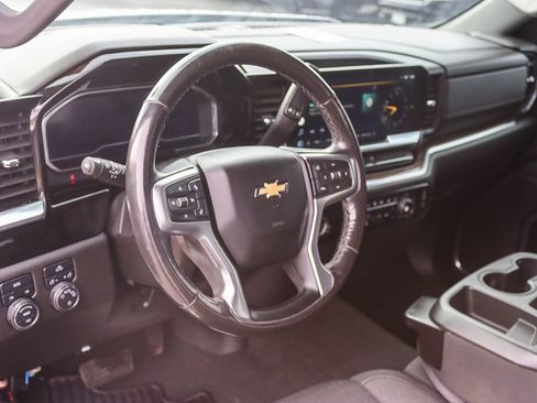 Used 2022 Chevrolet Silverado 1500 LT image 9