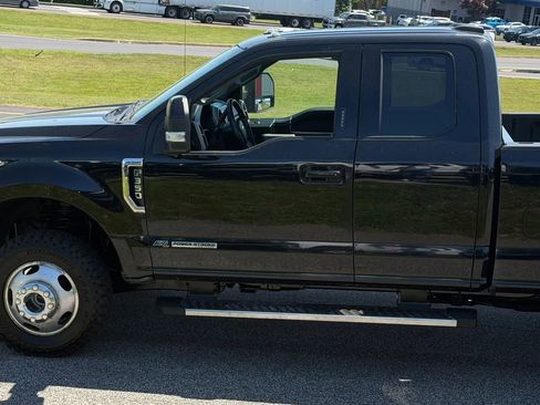 Used 2020 Ford F350 Lariat w/ Lariat Value Package AWD/4WD image 4