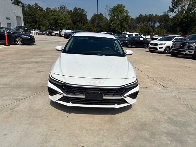 Used 2024 Hyundai Elantra SEL FWD image 6