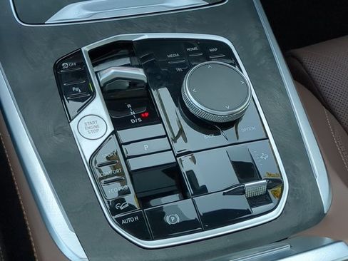 Used 2024 BMW X7 xDrive40i w/ M Sport Package image 12